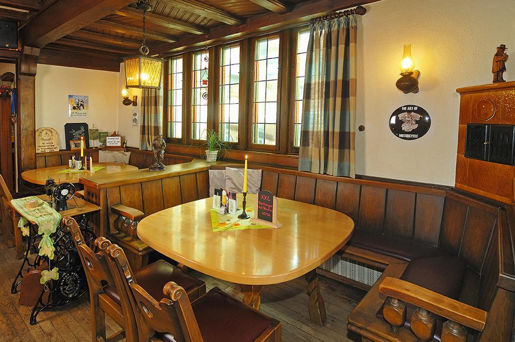 Отель Beim Holzschnitzer Dreis-Bruck Экстерьер фото